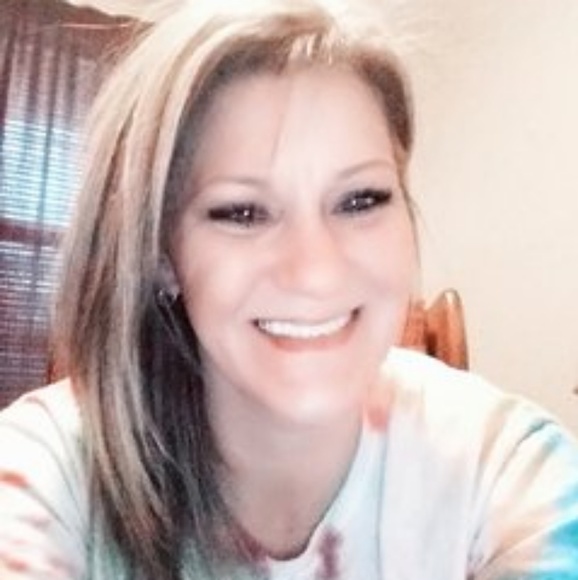 Meet your Posher, Misty - Picture 1 of 5